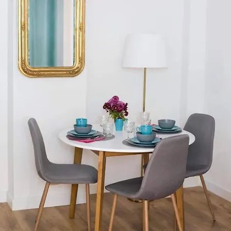 Flamingos ★ Free Parking ★ Center ★ شقة *