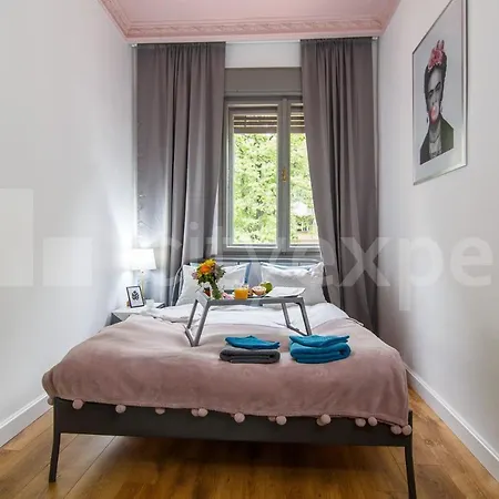 Flamingos ★ Free Parking ★ Center ★ شقة *