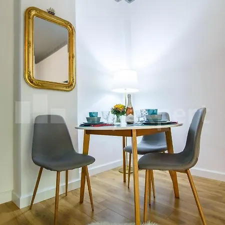 Flamingos ★ Free Parking ★ Center ★ * Нови-Сад